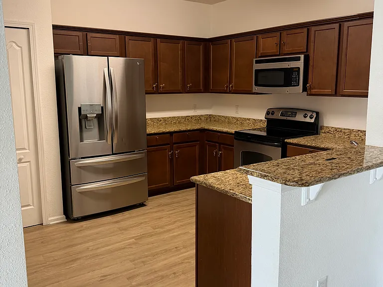 4911 Key Lime Dr #301 — Photo 2