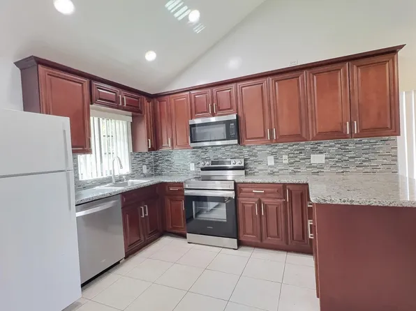 2652 Riverside Dr, Pompano Beach, FL 33065