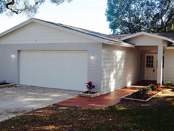 4th image of 1201 Lake Valrico Cir
