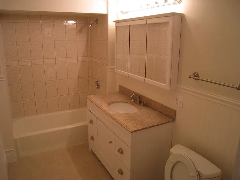 10 Evergreen Ave — Photo 5