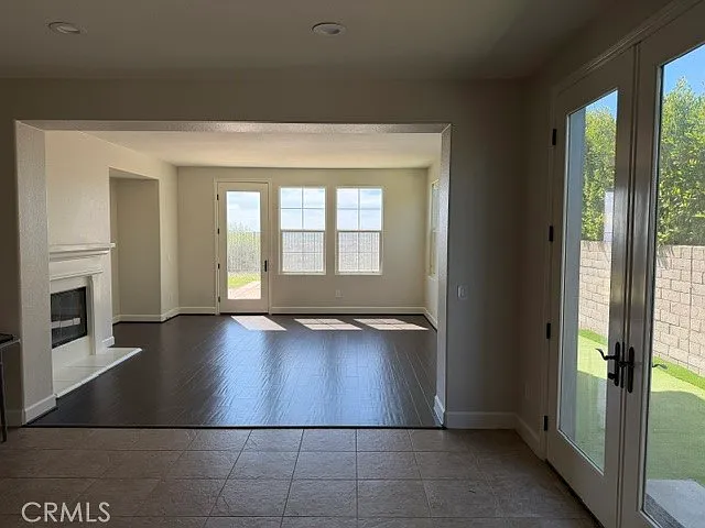 5 bed, 5.5 bath, 4745 sqft, $12,995 — Photo 3