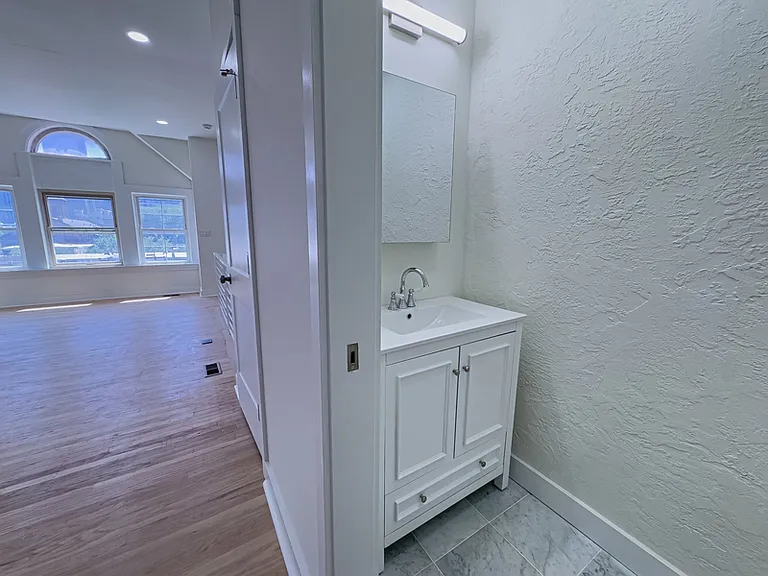 2013 Green St #3F — Photo 15