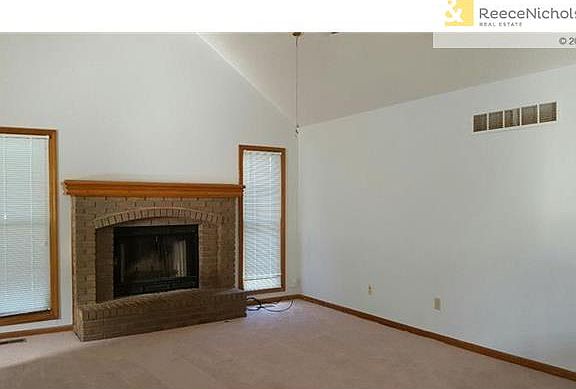3rd image of 11002 W 76th St