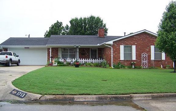 2nd image of 1713 Dave Dr