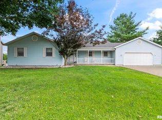 407 Charter Oak Dr, Sherman, IL 62684