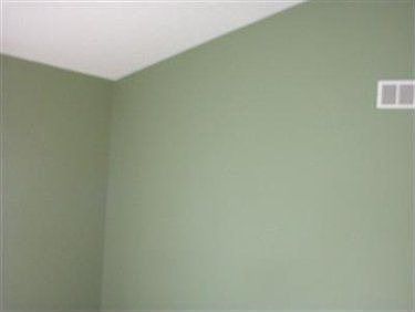 4th image of 1546 Augusta Ave
