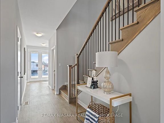 5th image of 226 Wellandvale Dr