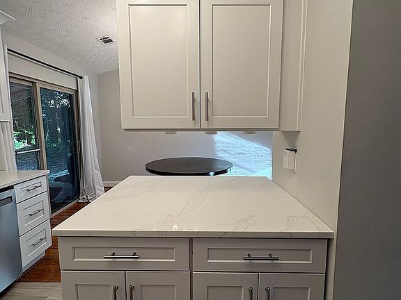 5th image of 3767 Murdock Ln