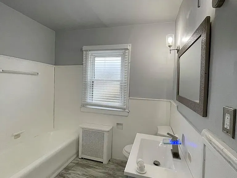 2286 Calvert St — Photo 16