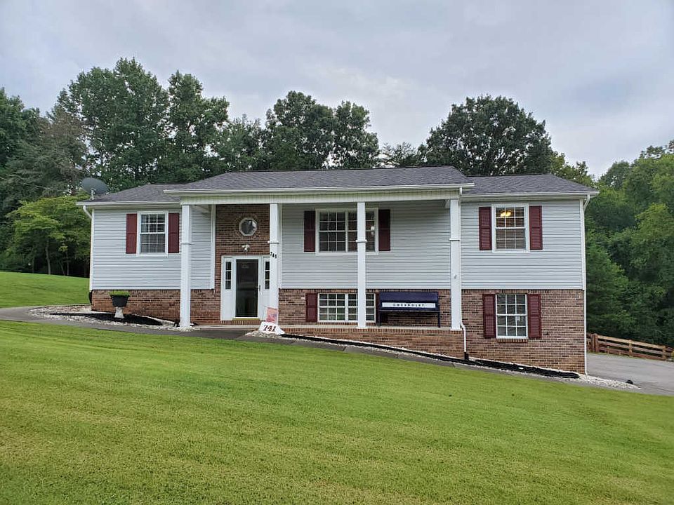 1st image of 741 Oxford Hills Dr