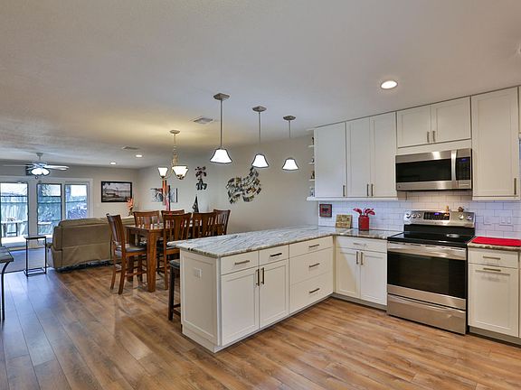 2nd image of 113 Timberline Trl