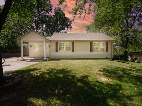 3632 Navajo Dr, Saint Louis, MO 63125