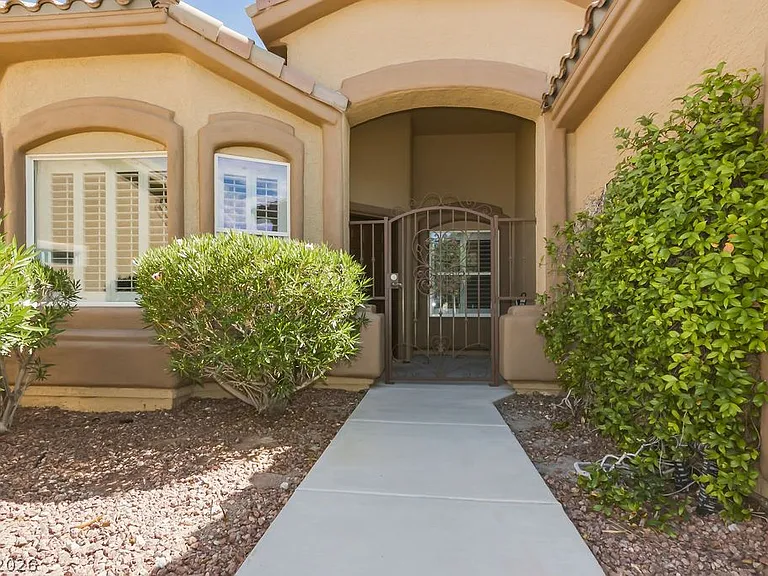 11209 Dell Cliffs Ct — Photo 3