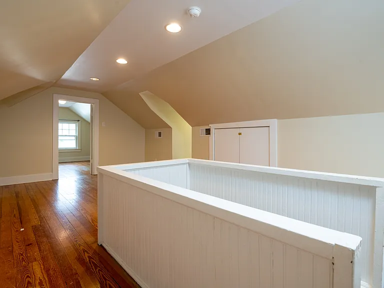 931 N Edgewood St — Photo 23