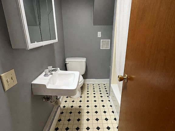 5th image of 3 Weston St #2