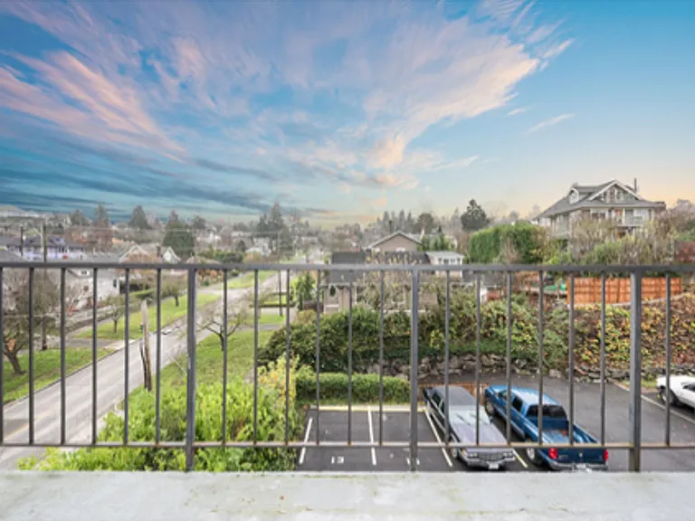 D14 Apartments — Photo 16