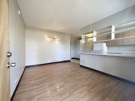 3rd image of 1660 Piikoi St APT F