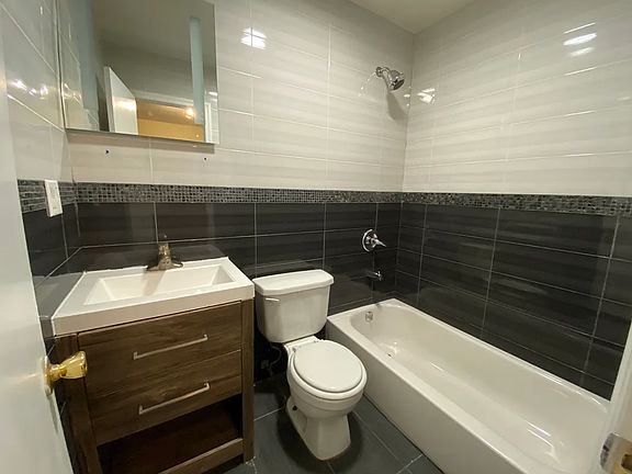 5th image of 237 Kingston Ave #2