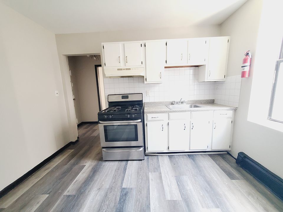 1st image of 110 Warner Ave APT 5