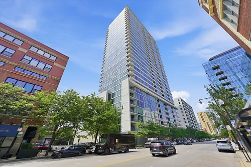 1720 S Michigan Ave Photo 1