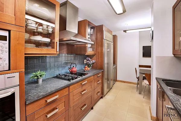 Sold by Compass | media 22