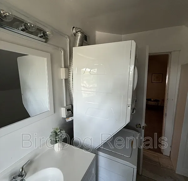 213 E 14th Ave #D — Photo 6