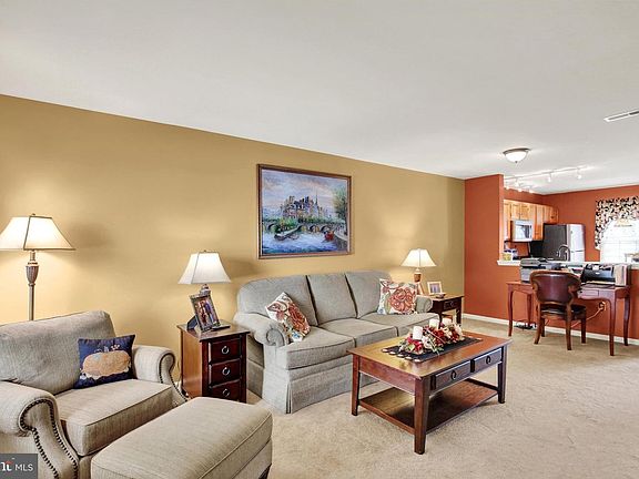 4th image of 109 Hickory Ln