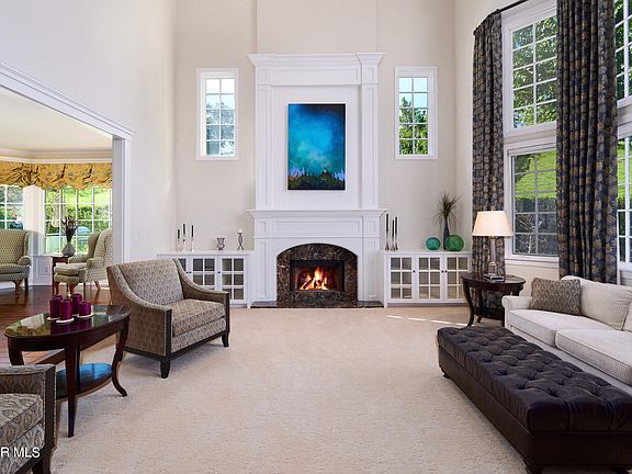4th image of 5900 Greenbriar Ct