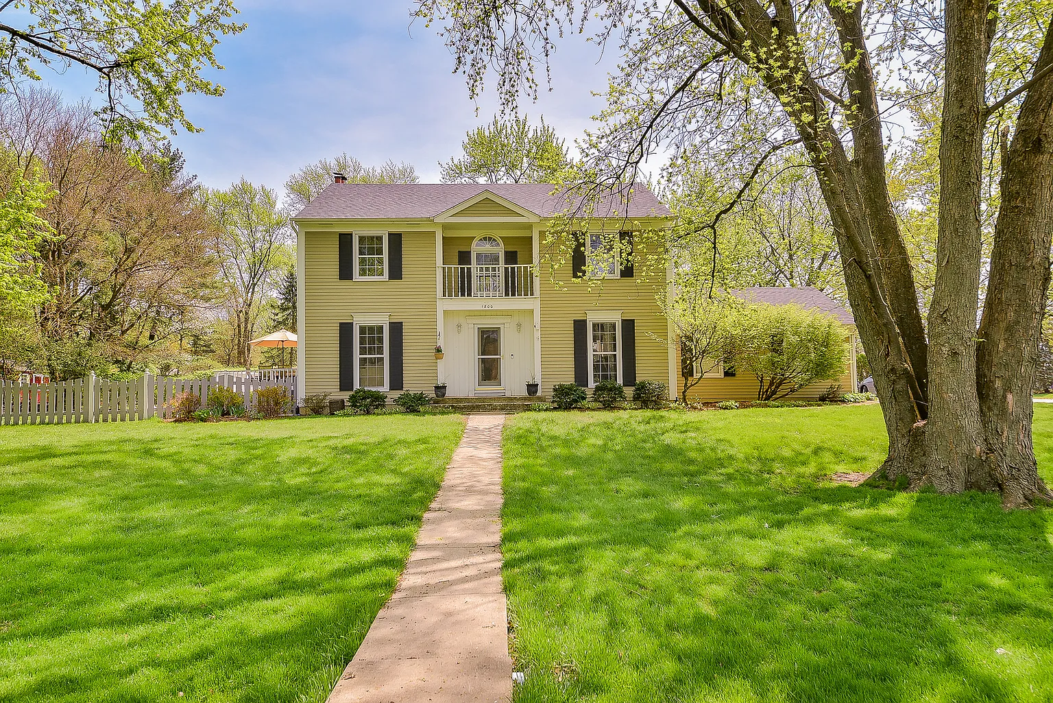 1800 McCreey Ave photo 1