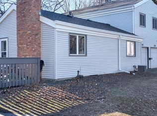 4852 Grenwich Trl N, Oakdale, MN 55128