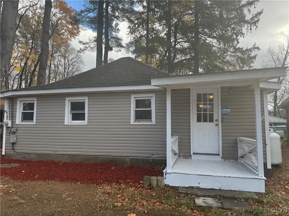 707 McCabe Ln, Saylorsburg, PA 18353