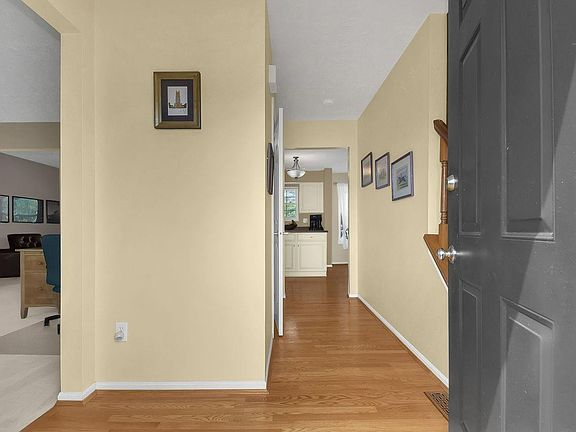 5th image of 9511 Carroll Ct