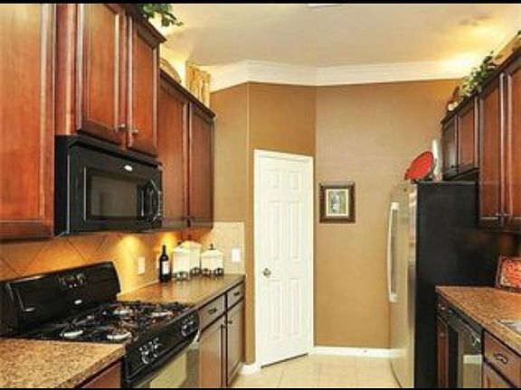 3rd image of 6454 Applewood Forest Dr