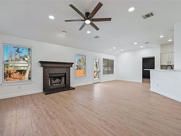 2nd image of 2738 Winding Brook Dr