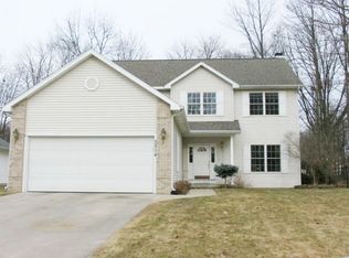 2514 Greenwich Cir, Midland, MI 48642