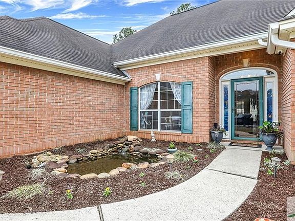 3rd image of 9 Cross Creek Ct