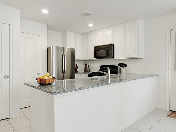 5th image of 1924 Aves Glen Ln