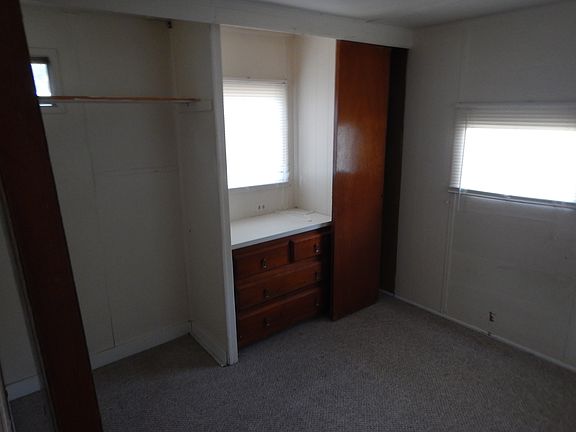 3rd image of 130 NE 76th St