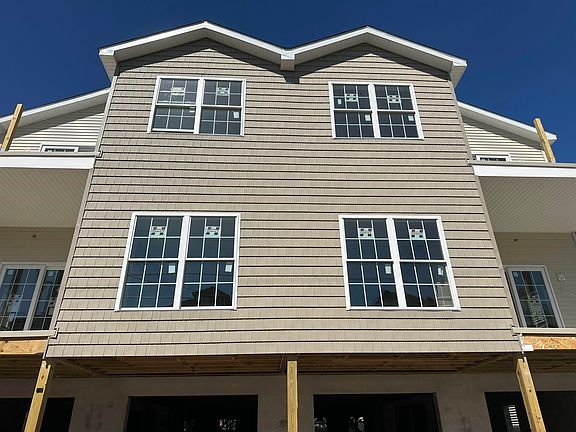 3rd image of 121 E Maple Ave #2