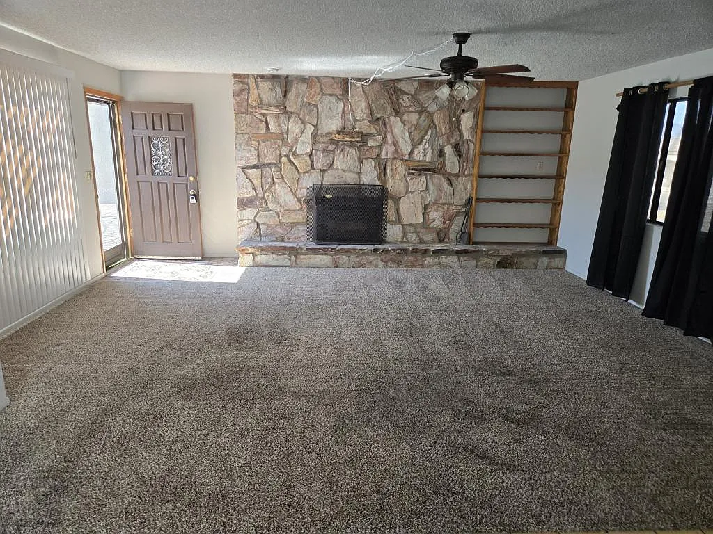 690 Paseo Granada — Photo 2