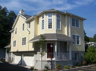 23 The Blvd, New Rochelle, NY 10801