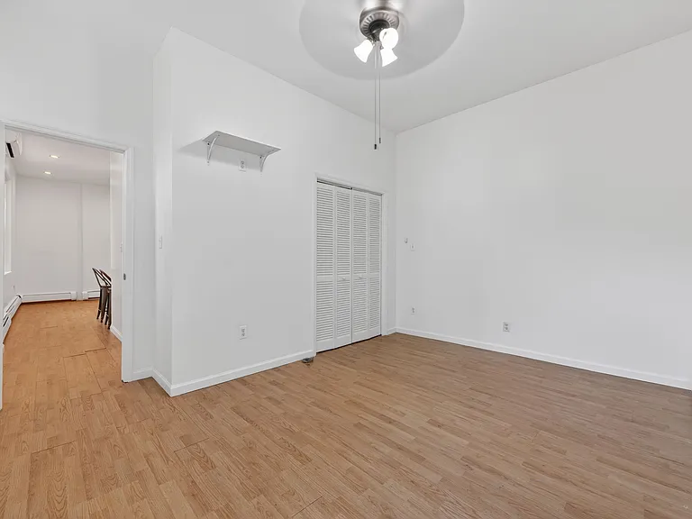 40 Maple St #4 — Photo 12