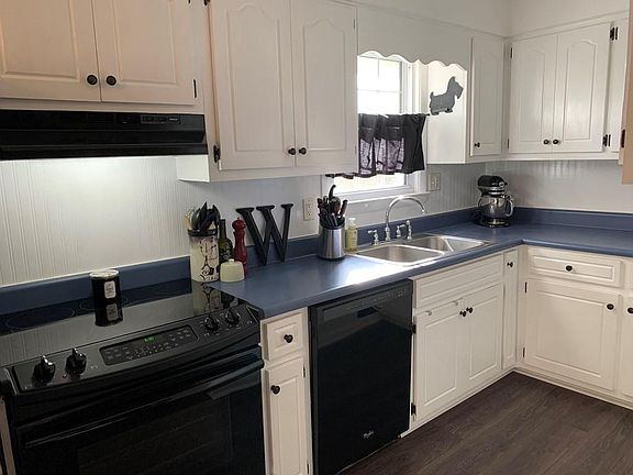 3rd image of 117 New Castle Ave