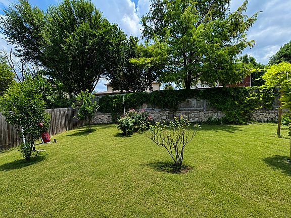 5th image of 814 Honey Hill Dr