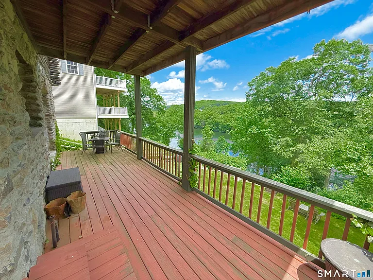 116 River Rd #2 IN-LAW — Photo 2