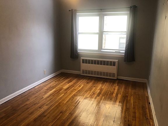 2nd image of 2402 28th St
