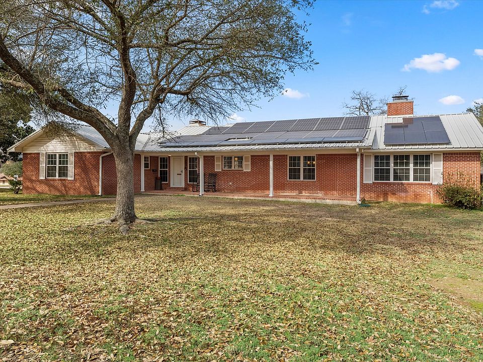 1st image of 303 Park Dr