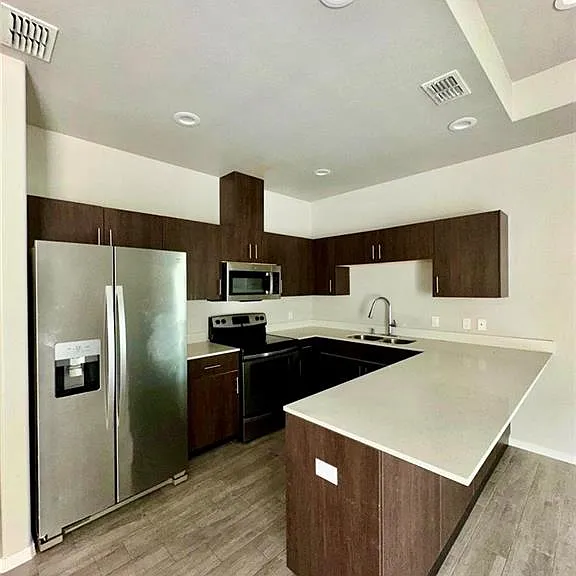 401 Downing Ave #2 — Photo 3