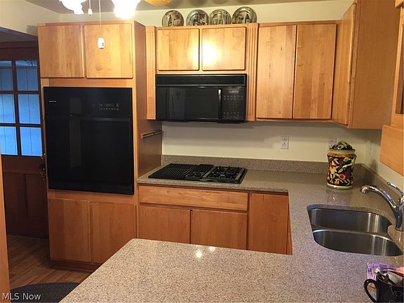 3rd image of 20435 Westwood Park Blvd