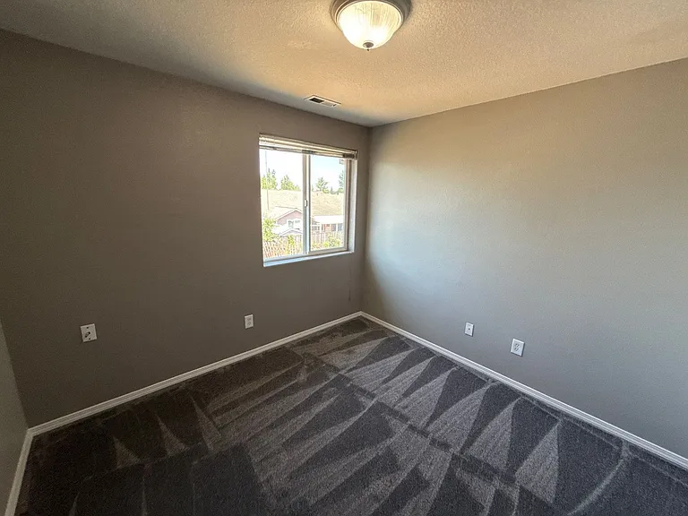 4105 Windy Ave NE — Photo 34